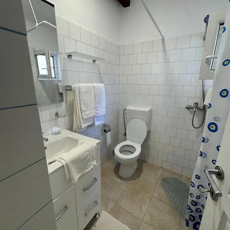 Casuta Cu Cactusi * Două Mai