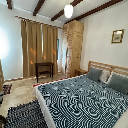 Casuta Cu Cactusi * Două Mai