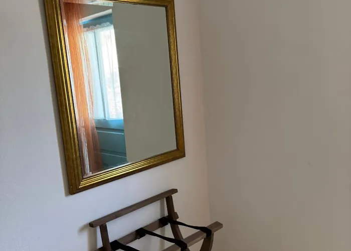 Casuta Cu Cactusi Guest house 2 Mai