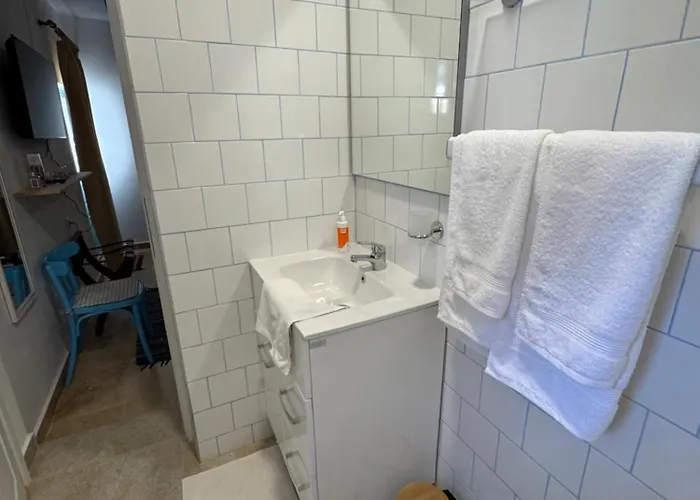 Casuta Cu Cactusi Guest house 2 Mai